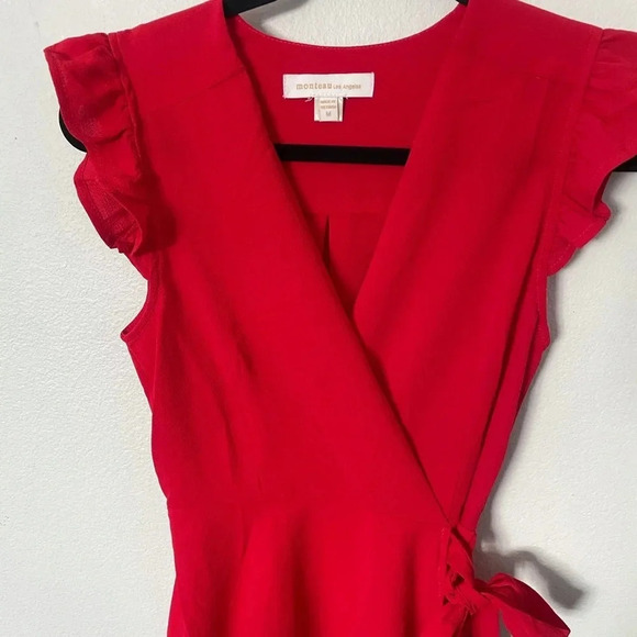 NWOT Monteau Los‎ Angeles red flutter cross front blouse size Medium - Picture 2 of 5